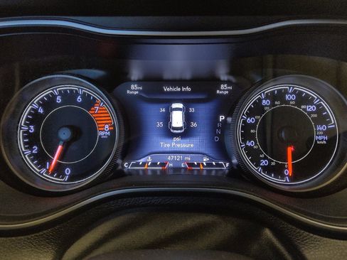Used 2019 Jeep Cherokee Limited AWD/4WD image 23