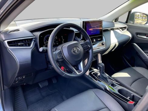 Certified 2023 Toyota Corolla Cross XLE w/ Convenience Package FWD image 17