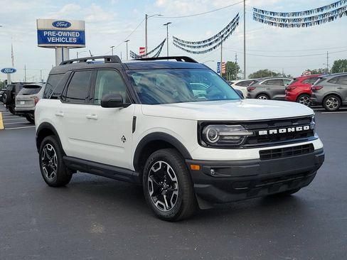 Certified 2023 Ford Bronco Sport Outer Banks w/ Tech Package AWD/4WD image 2
