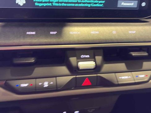 Certified 2024 Kia EV9 Wind AWD/4WD image 11