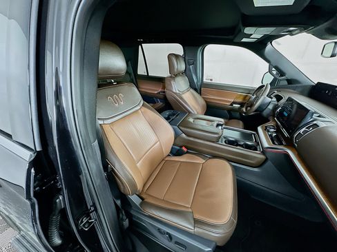 Used 2025 Ford Expedition King Ranch AWD/4WD image 33