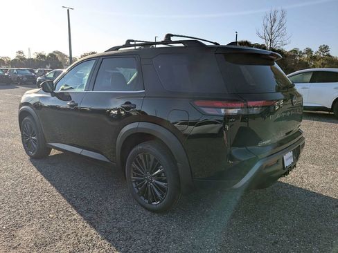 New 2026 Nissan Pathfinder SL w/ SL Premium Package image 6