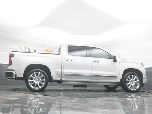 Used 2022 Chevrolet Silverado 1500 High Country w/ High Country Premium Package image 52