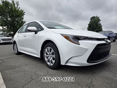 Used 2026 Toyota Corolla LE FWD image 11