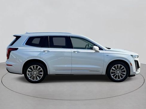 Used 2024 Cadillac XT6 Premium Luxury AWD/4WD image 4