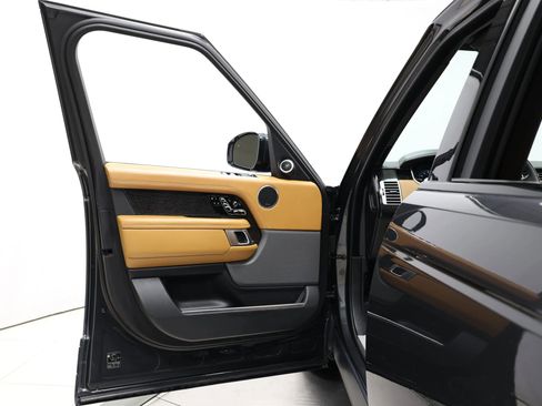 Used 2022 Land Rover Range Rover Long Wheelbase Autobiography image 9