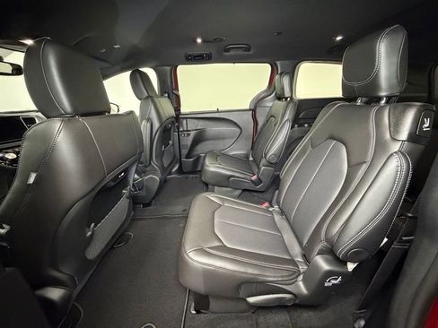 New 2026 Chrysler Pacifica Select AWD/4WD image 5