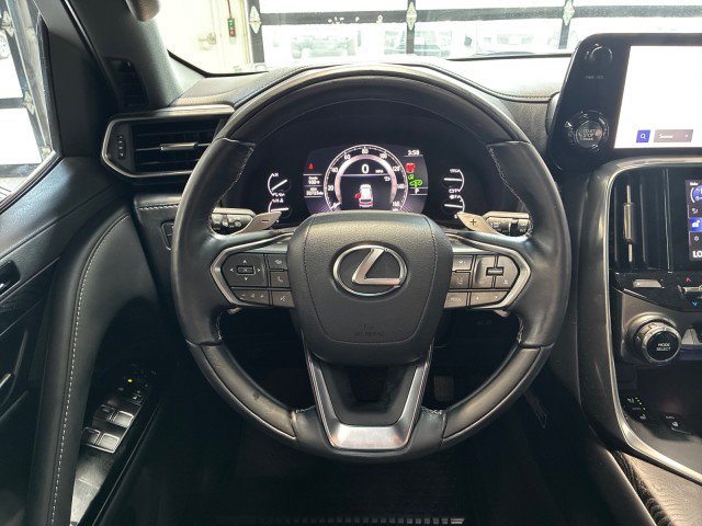 Used 2024 Lexus LX 600 4WD w/ Appearance Package image 17