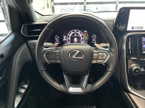 Used 2024 Lexus LX 600 4WD w/ Appearance Package image 17