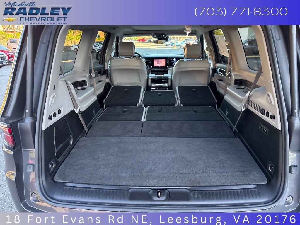 Used 2022 Jeep Wagoneer Series III w/ Premium Group I AWD/4WD image 12