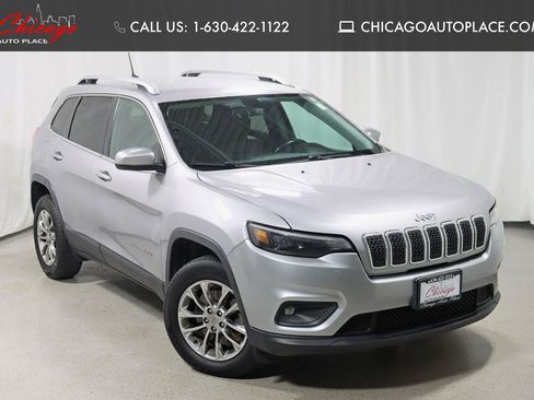 Used 2019 Jeep Cherokee Latitude Plus w/ Cold Weather Group AWD/4WD image 1