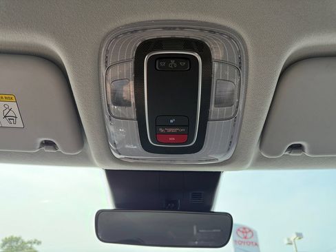 Used 2024 Hyundai Kona SEL AWD/4WD image 38