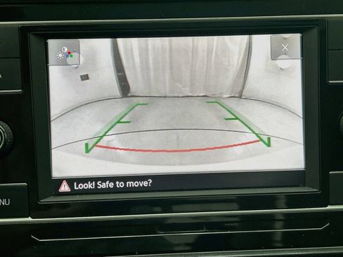 Used 2020 Volkswagen Golf 4-Door FWD image 14