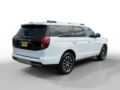 Certified 2025 Ford Expedition Platinum AWD/4WD image 5