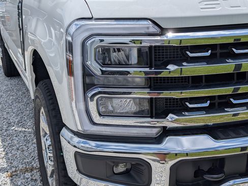 New 2025 Ford F250 Lariat w/ Lariat Ultimate Package image 5