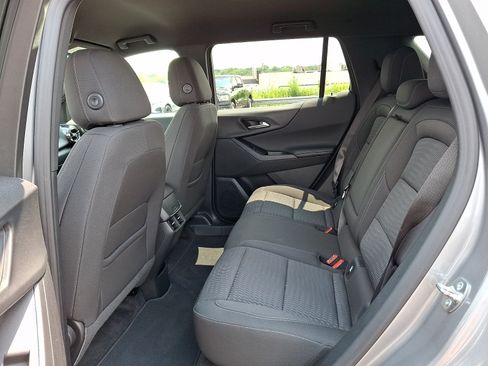 Used 2025 Chevrolet Equinox LT FWD image 10
