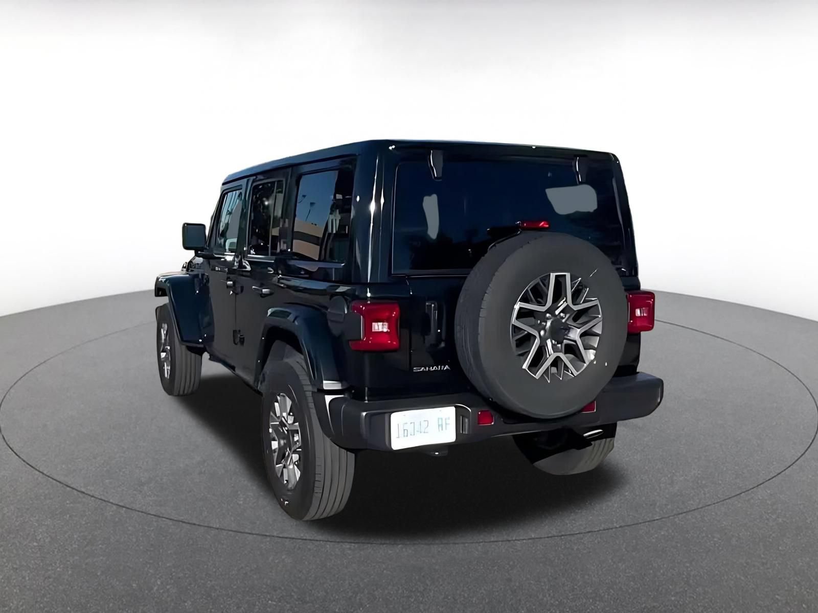 Used 2025 Jeep Wrangler Unlimited Sahara AWD/4WD image 13