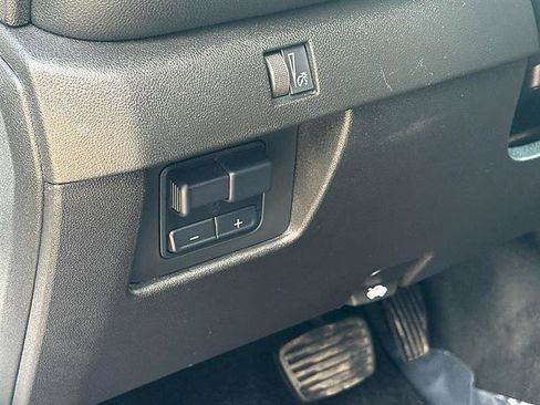 Used 2025 Chevrolet Colorado LT w/ Advanced Trailering Package RWD image 16