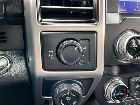 Used 2020 Ford F150 Platinum w/ Equipment Group 701A Luxury AWD/4WD image 33