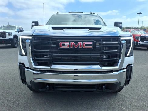 New 2026 GMC Sierra 3500 Pro image 2