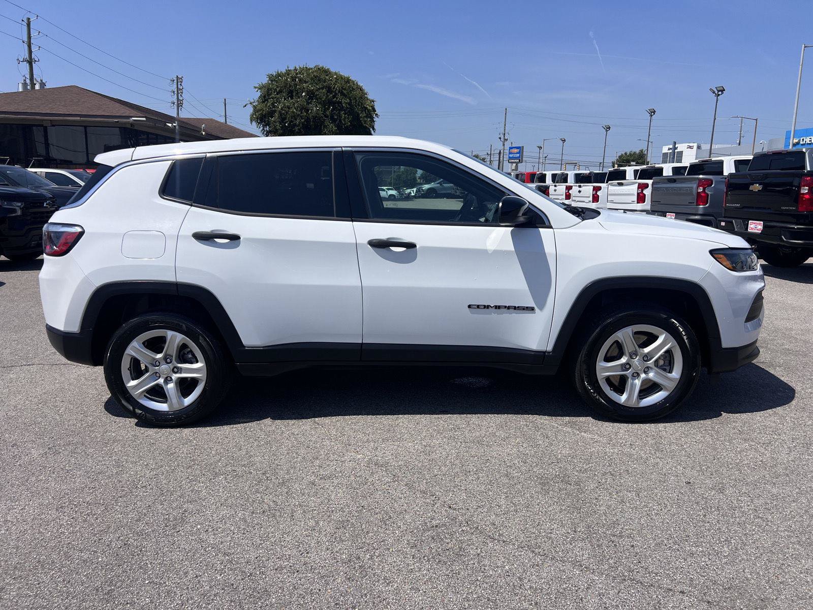 Used 2023 Jeep Compass Sport AWD/4WD image 34