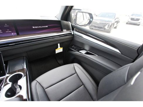 New 2026 Cadillac Escalade 2WD image 10