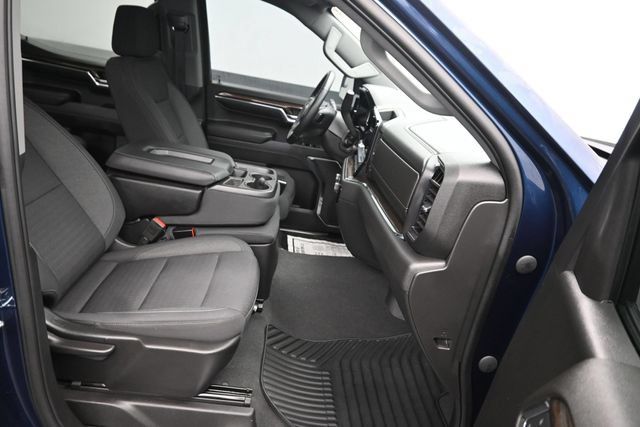Used 2023 Chevrolet Silverado 1500 LT AWD/4WD image 7