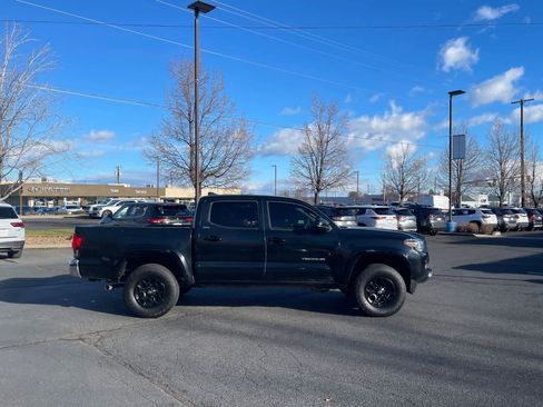 Used 2019 Toyota Tacoma SR5 image 8