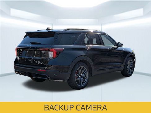 Used 2025 Ford Explorer ST-Line w/ Premium Package image 6