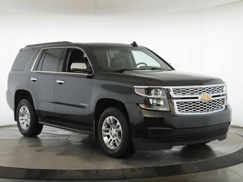 Used 2018 Chevrolet Tahoe LT image 2