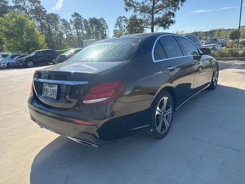 Used 2018 Mercedes-Benz E 300 image 4