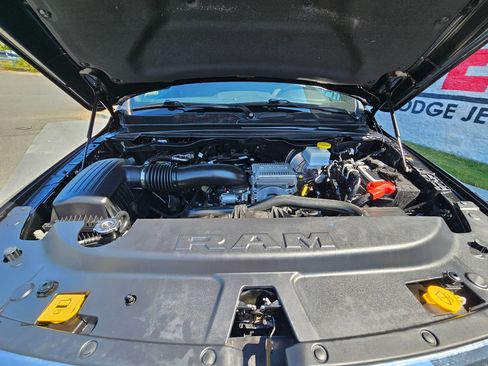 Used 2024 RAM 1500 Laramie image 31