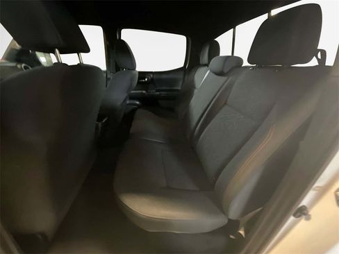 Used 2018 Toyota Tacoma TRD Sport image 22