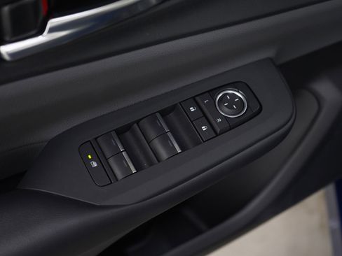 Used 2024 Toyota Prius LE image 18