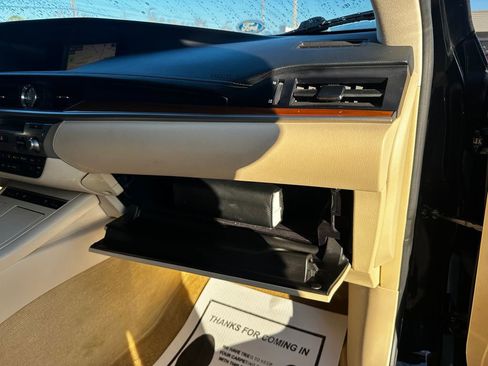 Used 2015 Lexus ES 300h image 38