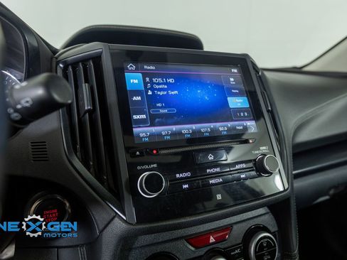 Used 2022 Subaru Crosstrek 2.5i Sport w/ Moonroof Package image 19