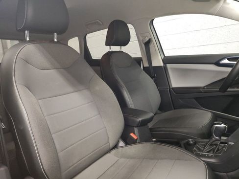 Used 2022 Volkswagen Taos SE image 9