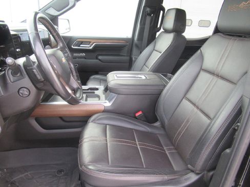 Certified 2022 Chevrolet Silverado 1500 High Country w/ High Country Premium Package image 9