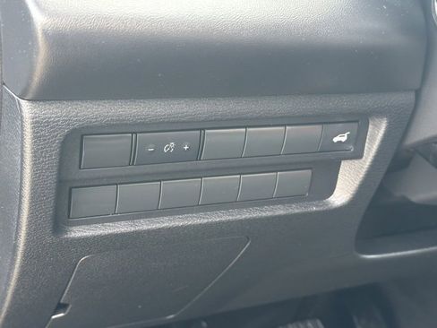 Used 2022 Mitsubishi Outlander SE image 24