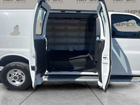 Used 2023 GMC Savana 2500 w/ Driver Convenience Package image 20