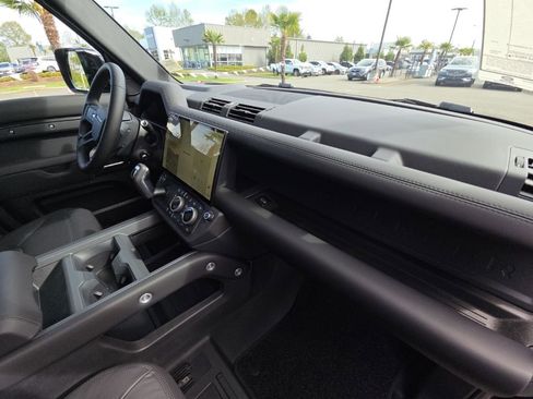 New 2026 Land Rover Defender 110 X-Dynamic SE AWD/4WD image 20