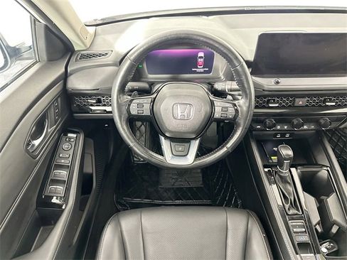 Used 2025 Honda Accord Touring image 11