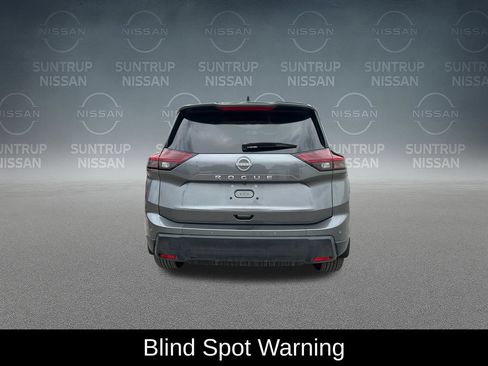 Used 2024 Nissan Rogue S FWD image 5