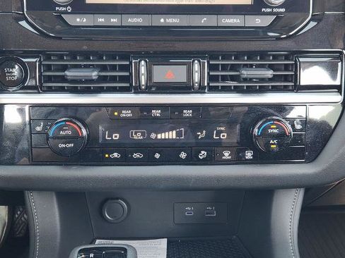 Certified 2025 Nissan Pathfinder SV w/ Black Appearance Package AWD/4WD image 14