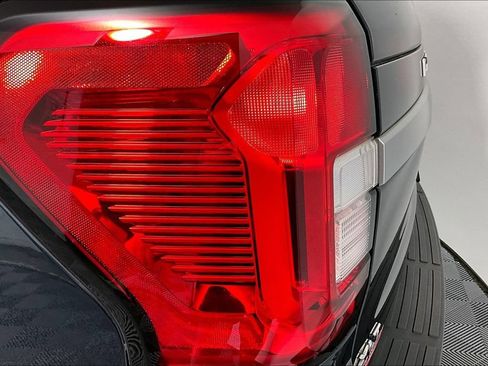 Used 2023 Ford Expedition XLT RWD image 30