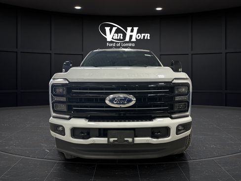Used 2026 Ford F250 Platinum AWD/4WD image 3