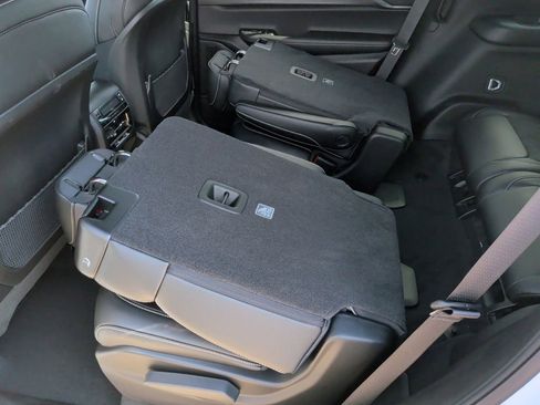 New 2025 Jeep Grand Cherokee L Altitude image 40