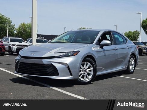 Used 2025 Toyota Camry LE FWD image 1