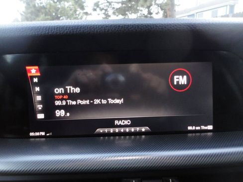 Used 2018 Alfa Romeo Stelvio AWD image 9