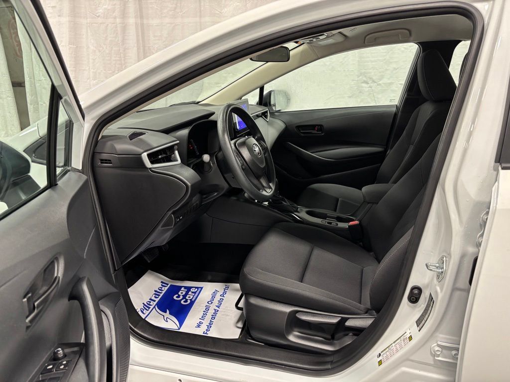 Used 2026 Toyota Corolla LE FWD image 9